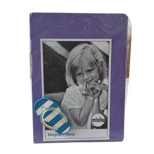 Mishu Purple Magnetic Picture Frame with Flip Flop Accent